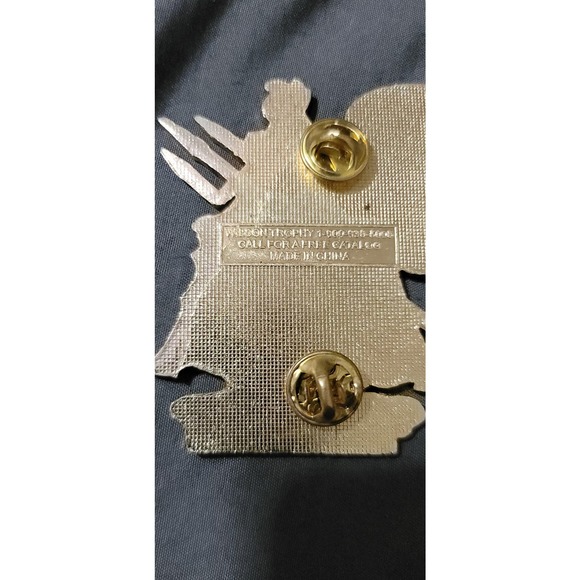 Vtg 2004 Foghorn Leghorn California State Meeting Large Lapel Pin - Picture 4 of 4